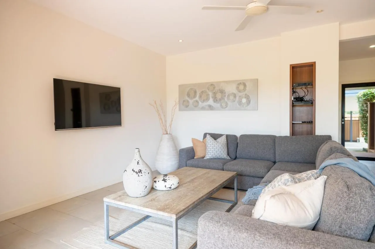 Cavvanbah Beach Villa Byron Bay